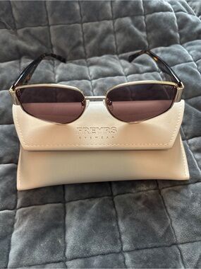 FREYRS Tortoiseshell Frame Sunglasses with Purple Lenses